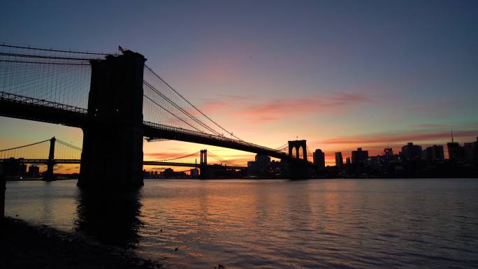 WS布鲁克林大桥和日出曼哈顿大桥/美国纽约市