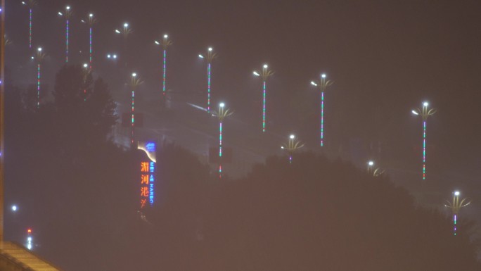 城市夜雨