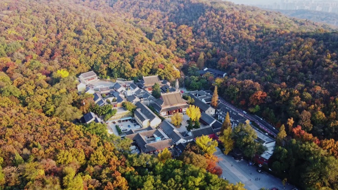 ４K环绕航拍栖霞山栖霞寺全景