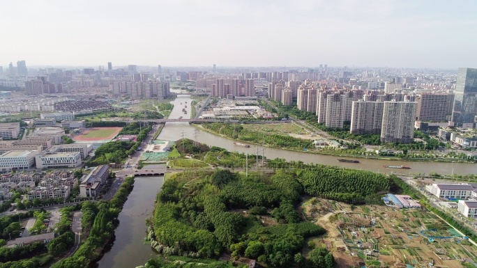 4K航拍，江苏苏州城市城区及运河风景。