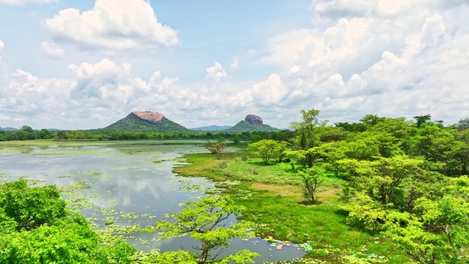 飞越湖面，穿过Pidurangala岩石和Sigiriya寺庙