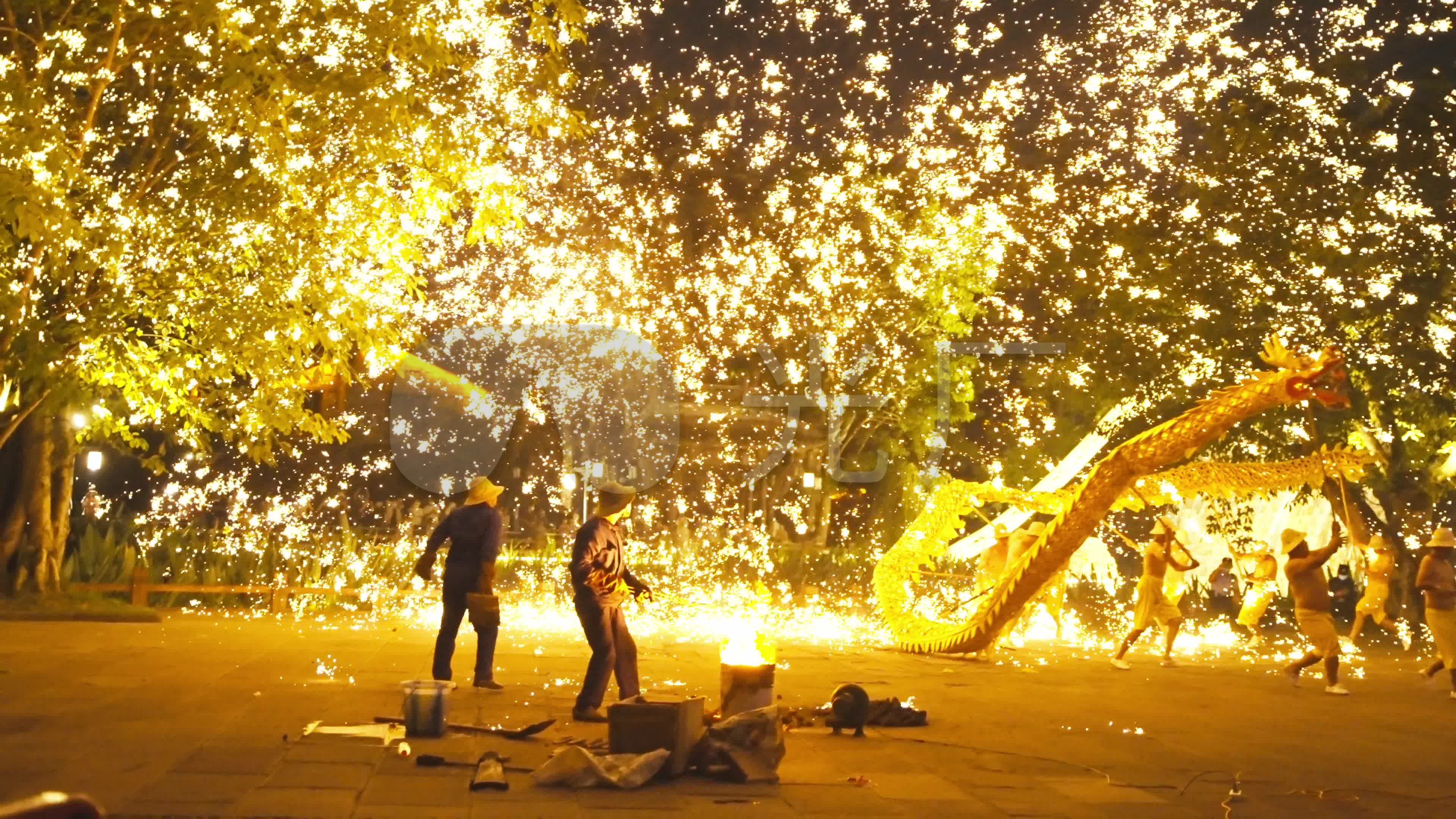 打铁花、舞火龙，这是铜梁人一年中最隆重的庆典之一丨纪录大时代_凤凰网视频_凤凰网