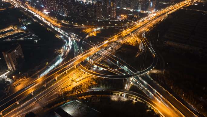 夜晚城市立交桥车轨