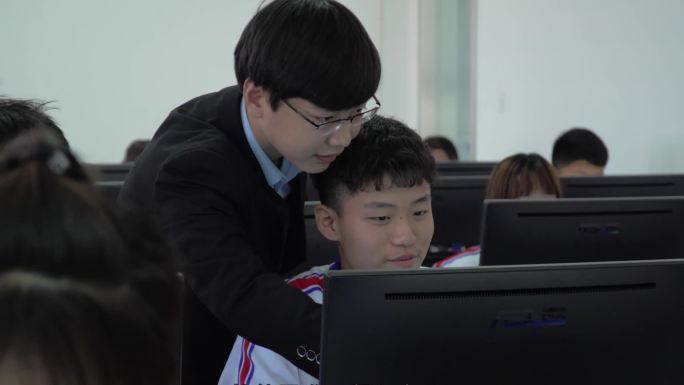 学生计算机学习电脑学校中专教学