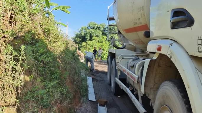 混泥土搅拌车浇筑水泥 砼建筑工地 出料口