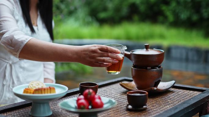 雨天煮茶泡茶喝茶特写