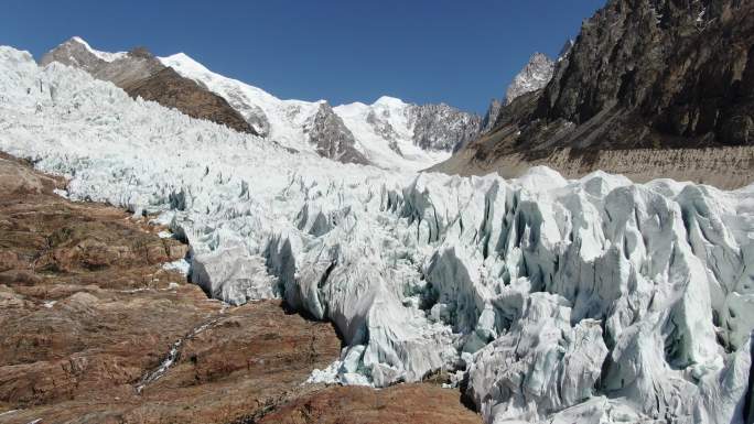 西藏最美冰川航拍