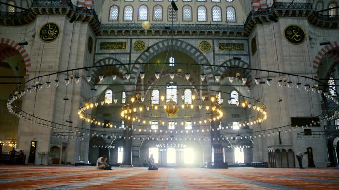 伊斯坦布尔历史悠久的奥斯曼苏莱曼尼耶清真寺
