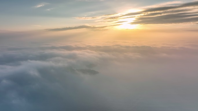 海云和日出的航空摄影