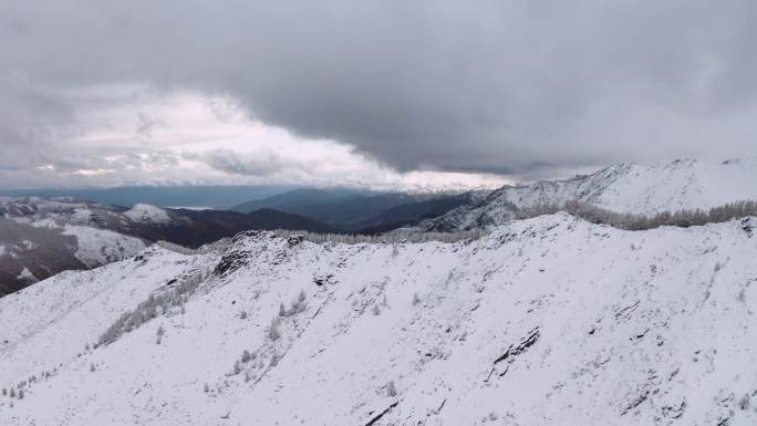 航拍高海拔雪山4K