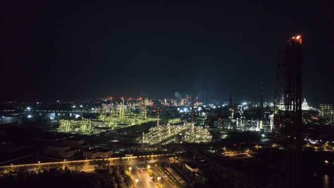 炼油厂夜景航拍视频