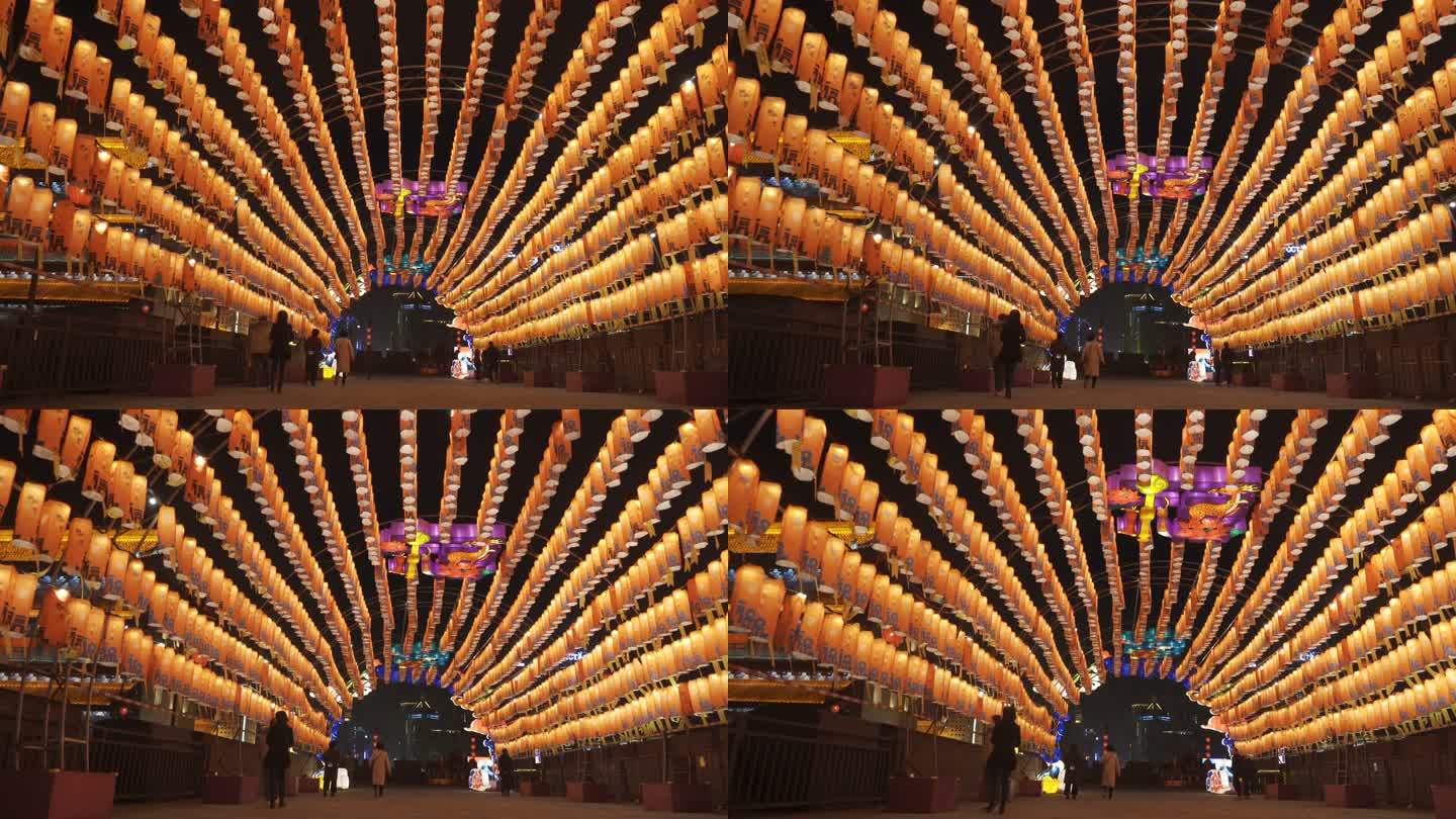 中国西安，中国春节，古城墙南门的灯笼和灯饰展