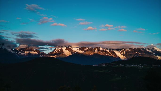 云南德钦梅里雪山日照金山延时摄影