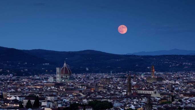 佛罗伦萨满月佛罗伦萨满月城市鸟瞰夜晚唯美