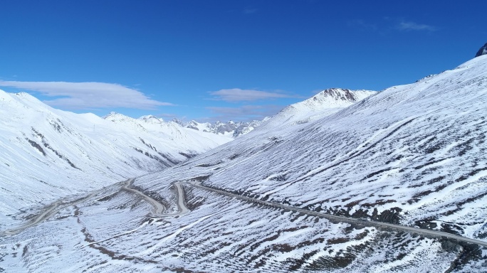 美丽中国雪山风景航拍