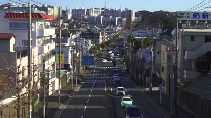 镇上的街道朝阳清晨疫情封控富士山