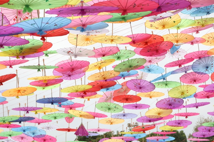 中国传统伞油纸伞 灯会 节日气氛