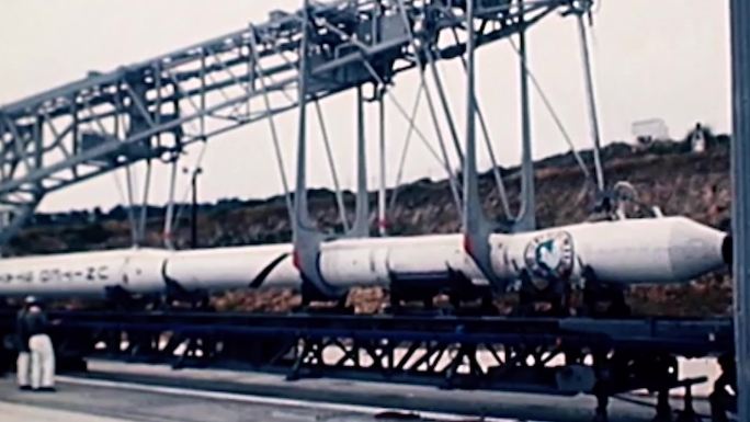 60年代70年代卫星运载火箭检验组装