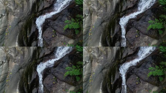 百米岩石飞瀑节选
