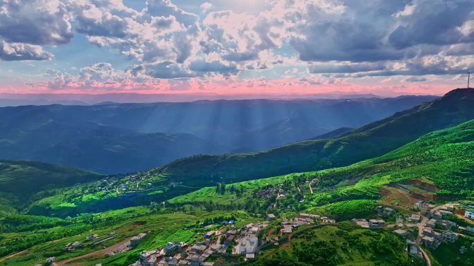 大山紫色夕阳 新农村面貌 贵州农村