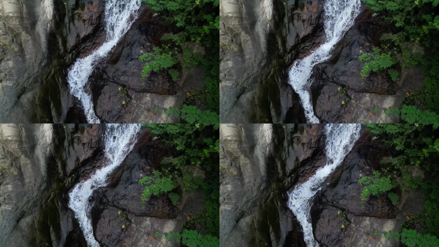 小溪流水变岩石瀑布