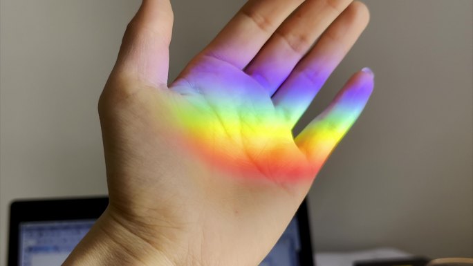 伸手触摸彩虹