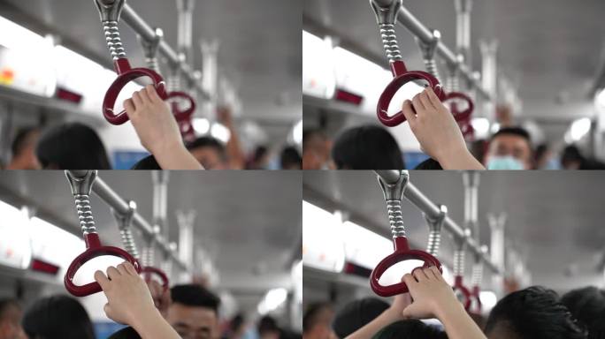 地铁列车扶手或扶手带的特写镜头