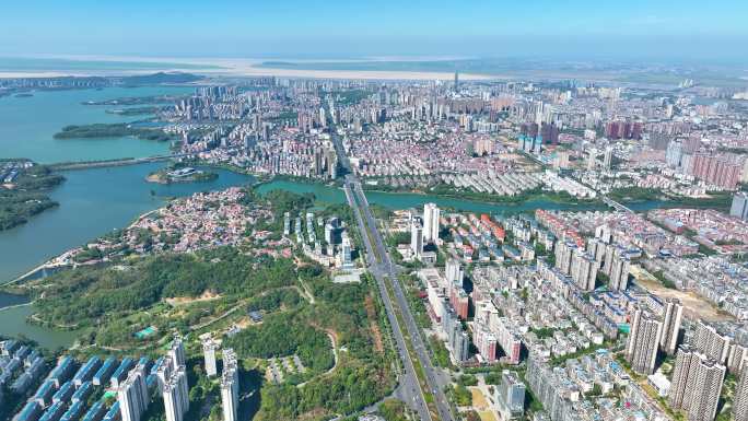 4K航拍鸟瞰岳阳市城区全景