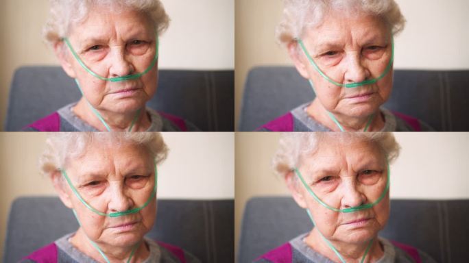 老年女性呼吸氧鼻导管