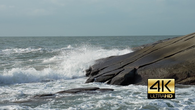 4K50P海边，海浪拍打礁石，海边日出