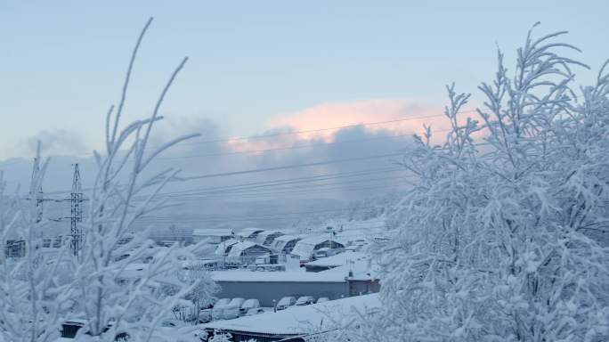 北极圈内最大的城市摩尔曼斯克白雪皑皑风景