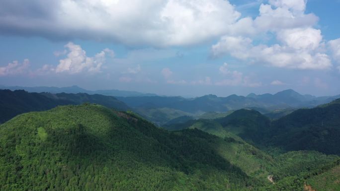 大山深处  航拍 山顶 蓝天白云