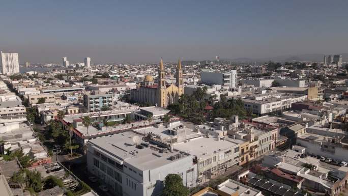 墨西哥锡纳罗亚马扎特兰空中市中心，中心城区和海滩