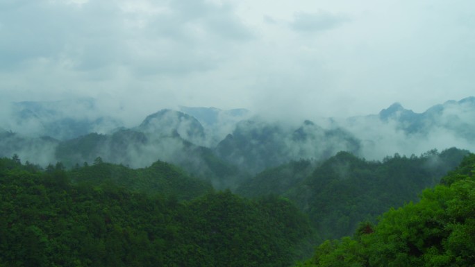 大山云雾下雨山雨潮湿气候