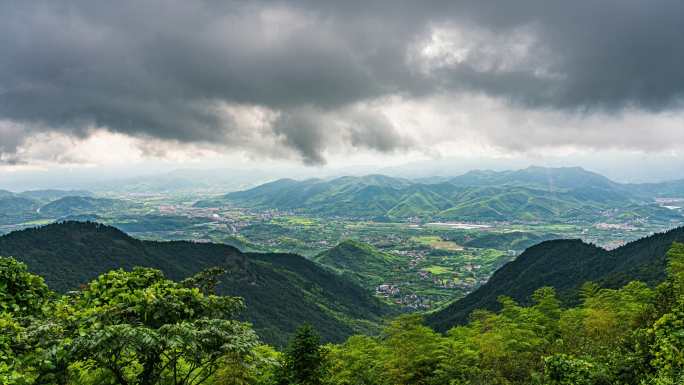 光影 乌云 山间 大风 山顶