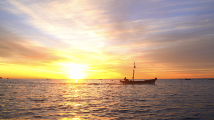 海上日出金色海面渔船出海动态壁纸晨光