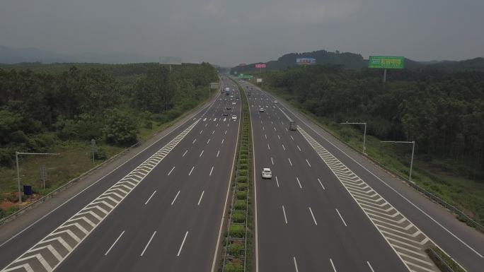 高速公路航拍车流服务区