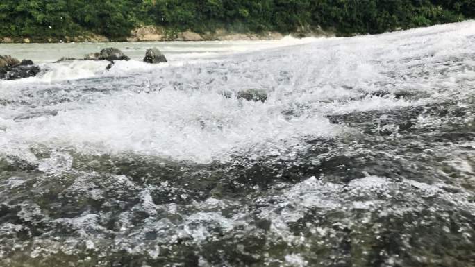 中国唐代水利工程水面特写流水涟漪流体