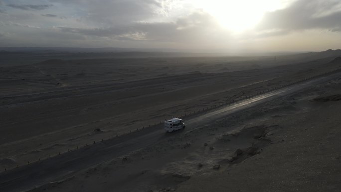 青海荒漠房车自驾航拍