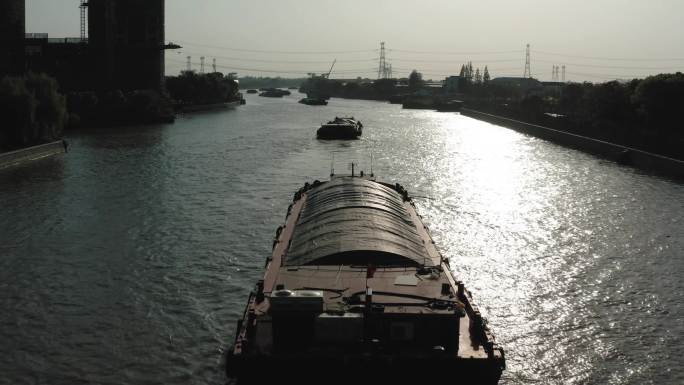 中国浙江京杭运河的无人机视图。