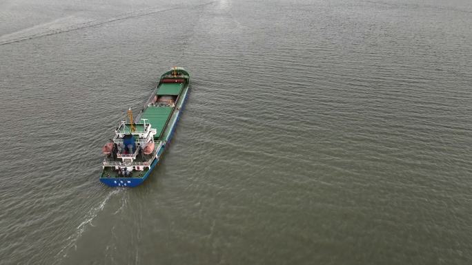 西江河道珠海大桥货船通过西江河道