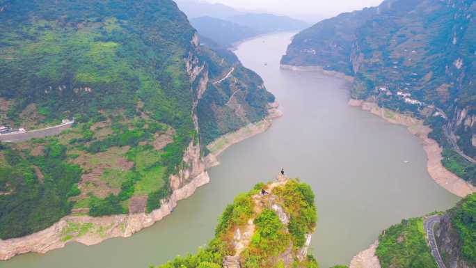 长江三峡鹰嘴岩