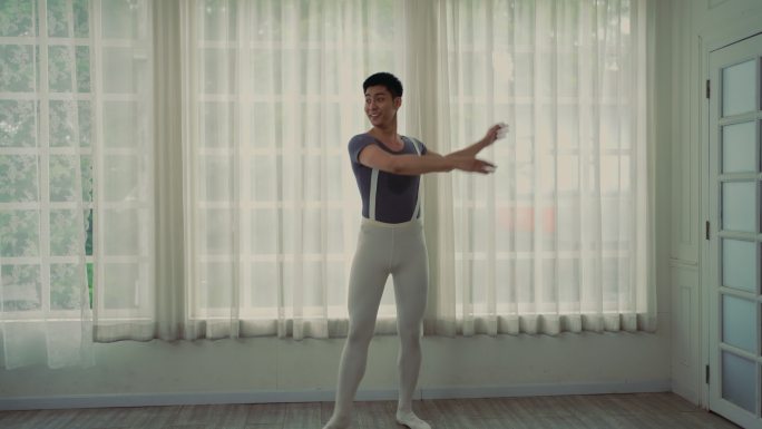 亚洲男子用腿和手臂练习身体运动以平衡姿势