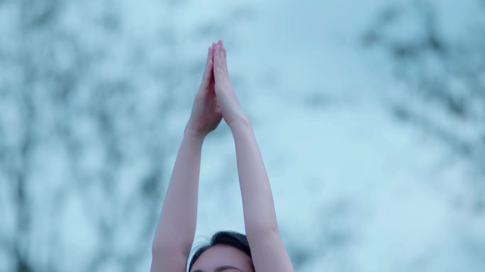 【4K】唯美瑜伽都市美女做瑜伽