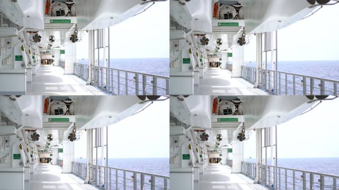 游轮甲板外出旅游