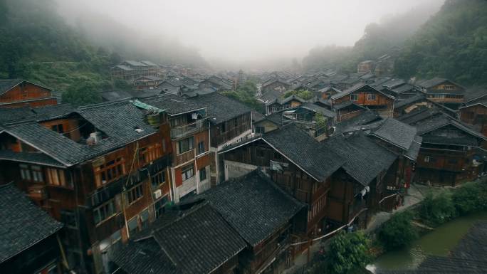中国贵州省肇星洞村上午鸟瞰图