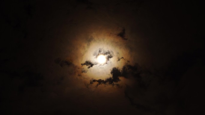 月亮乌云遮月云层飘动恐怖阴森夜晚月亮十五