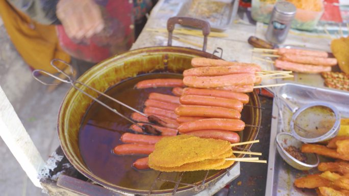 4K烤肠 小吃街 美食街 小摊美食火腿肠