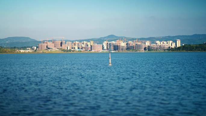 蓝天下的天府新区 兴隆湖景色 公园城市