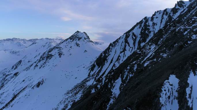 航拍雪山四川巴郎山冬季风景